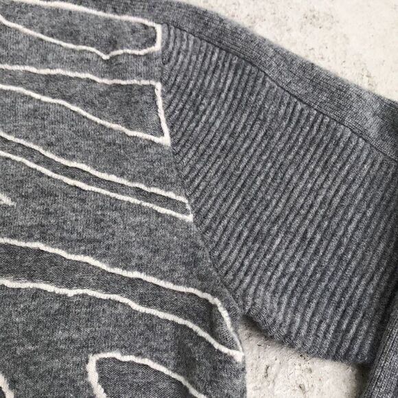 Opening ceremony sweater   - Picture 2 of 5